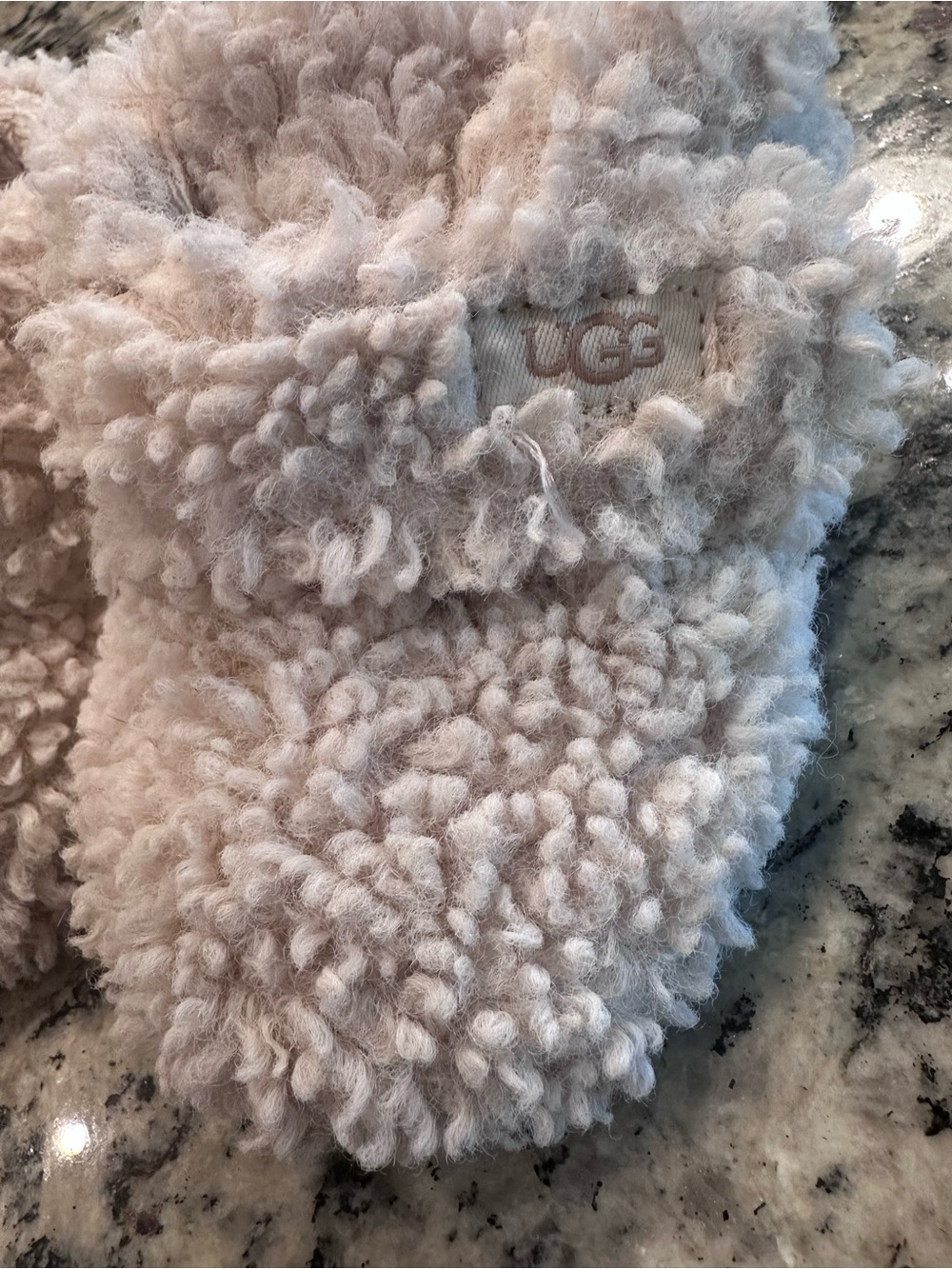 UGG Kids Cream Fuzzy Sherpa Slippers Size 4/5 Cozy Slip On
